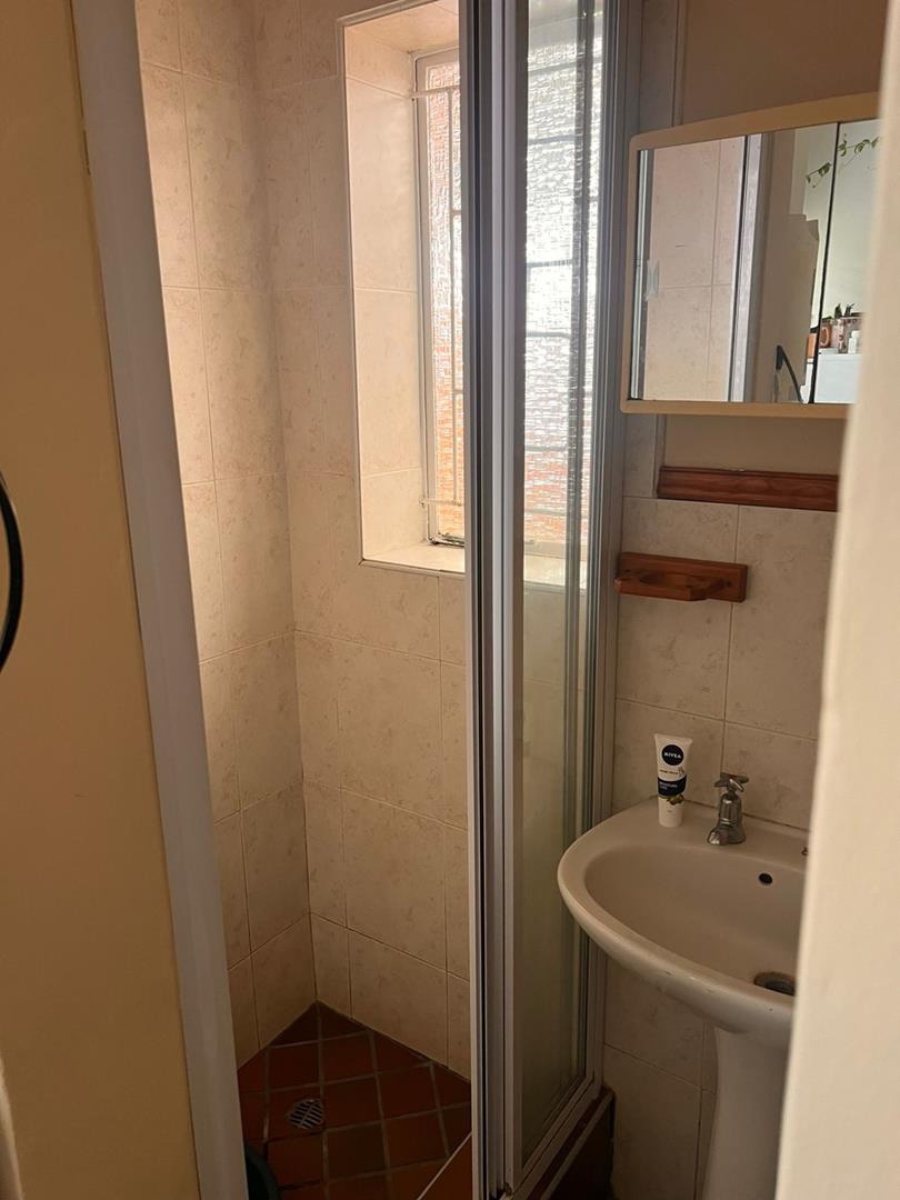 To Let 1 Bedroom Property for Rent in Summerstrand Eastern Cape